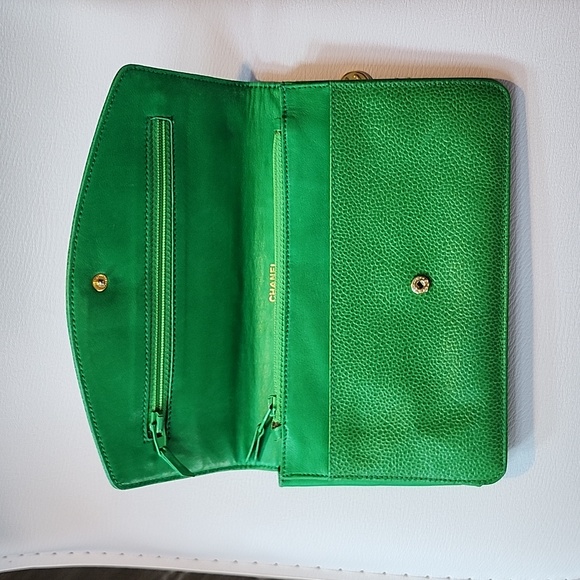Authentic CHANEL big wallet with gold hardware pre-owned green - Picture 3 of 11